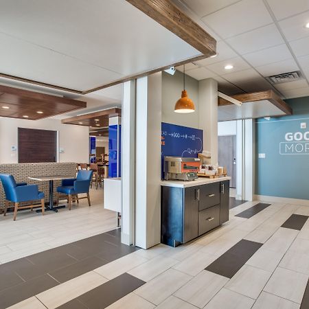 Hilton Garden Inn Denton Exterior photo
