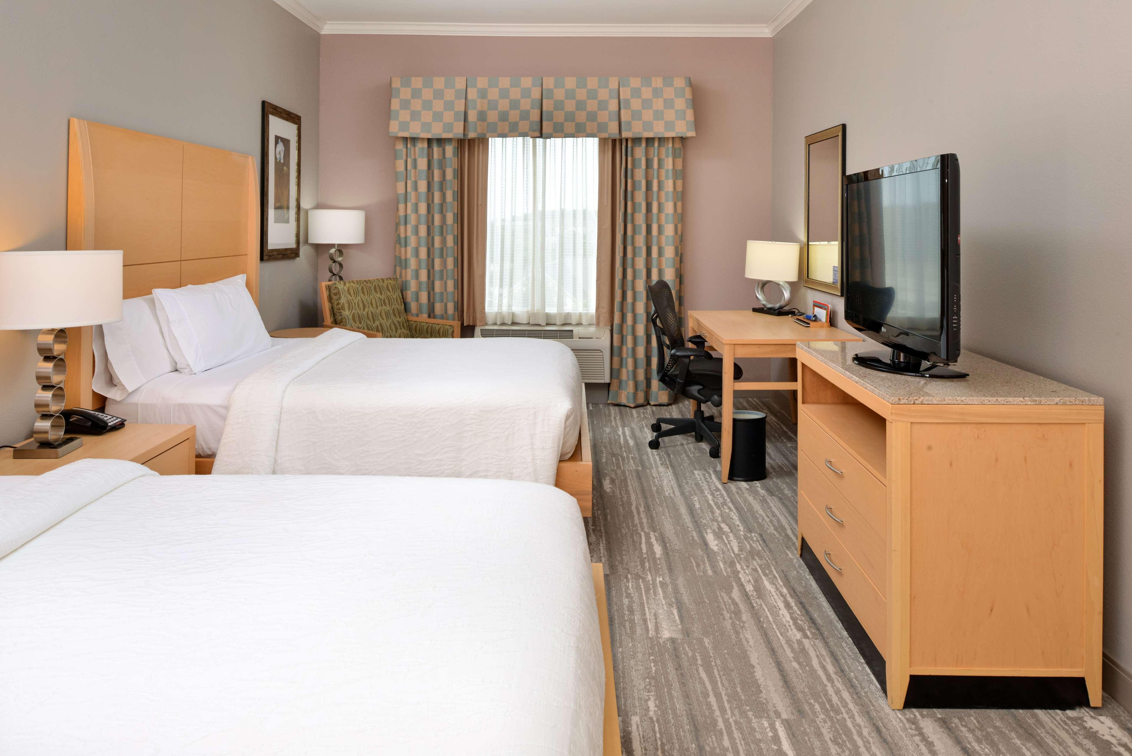 Hilton Garden Inn Denton Exterior photo