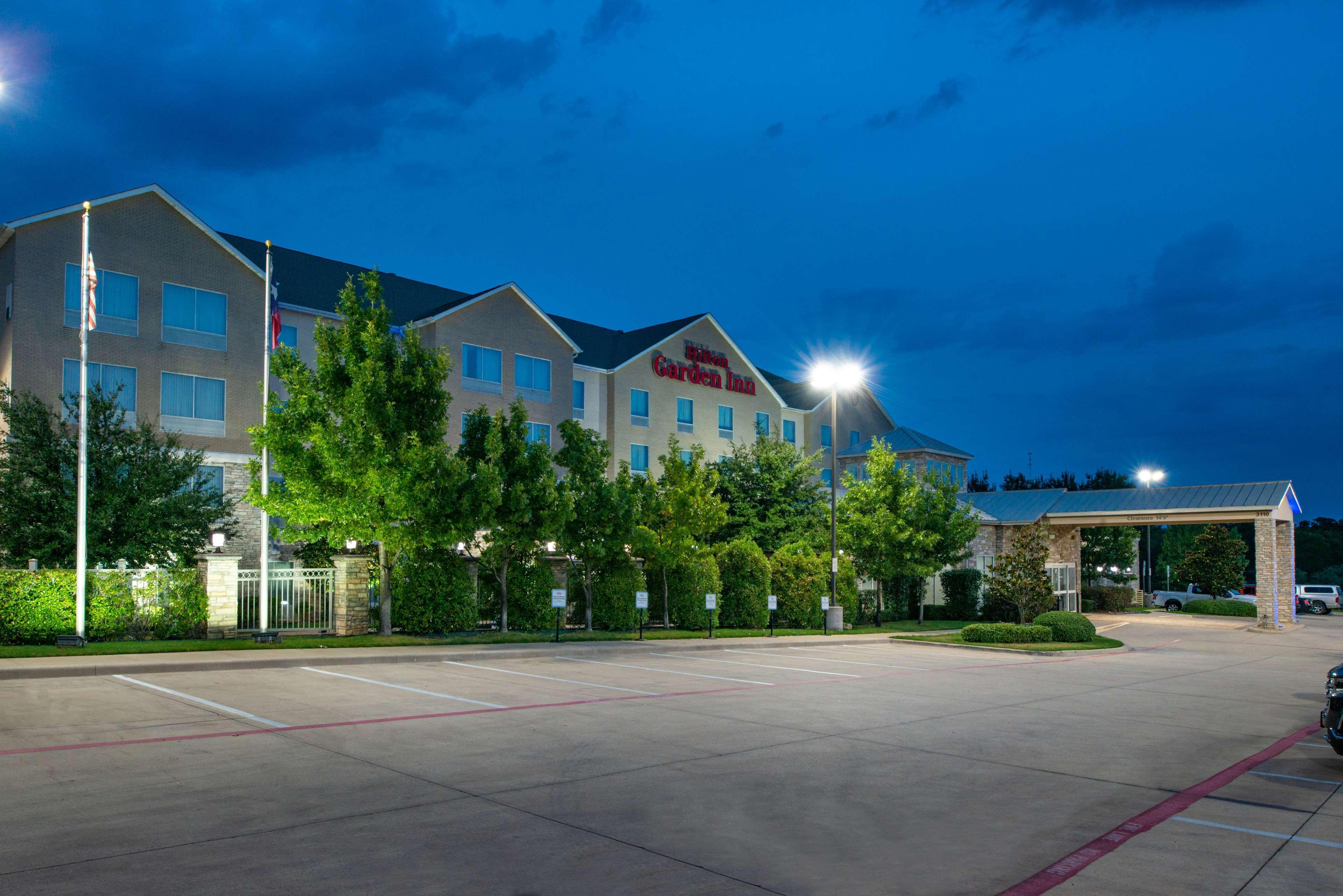 Hilton Garden Inn Denton Exterior photo