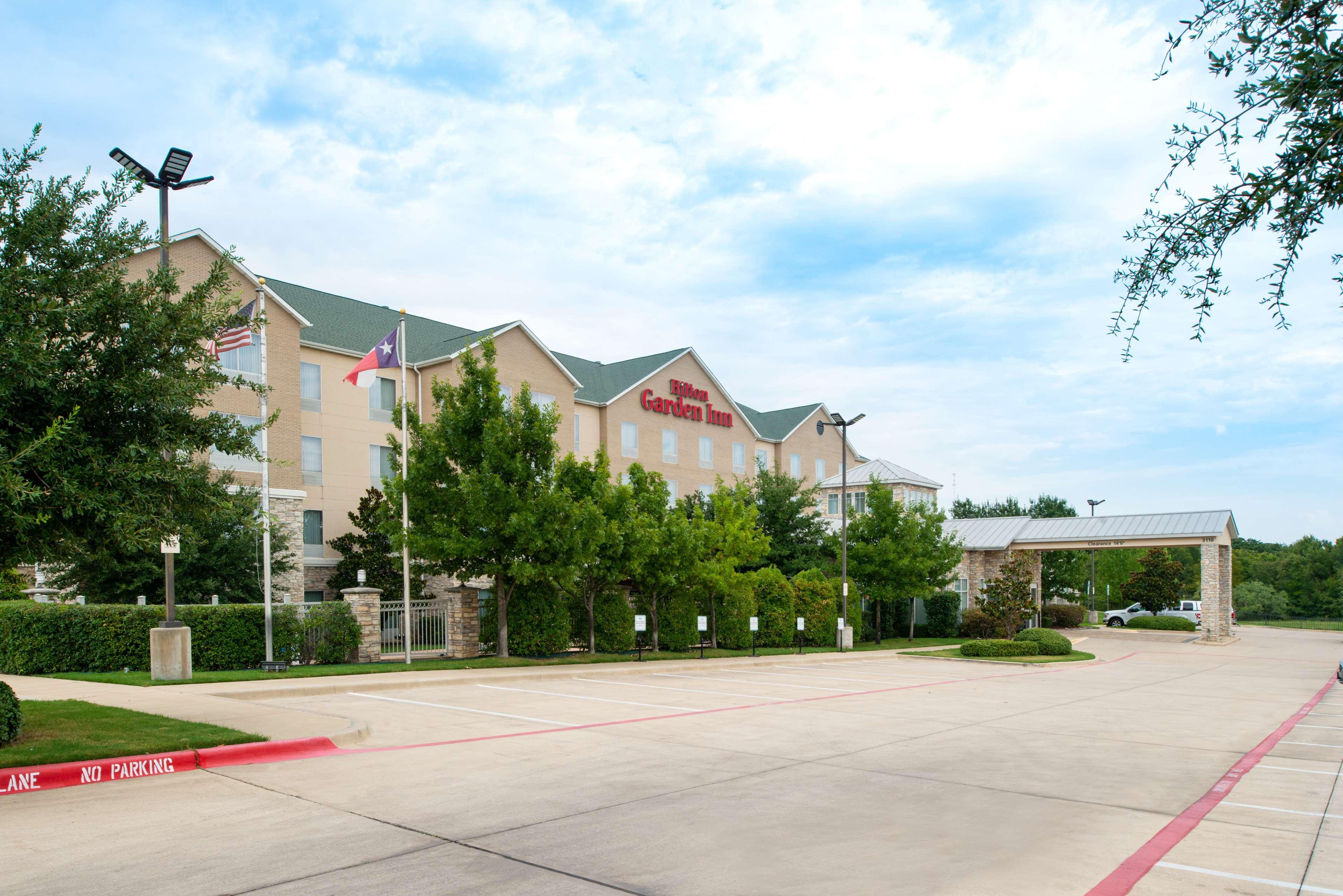 Hilton Garden Inn Denton Exterior photo