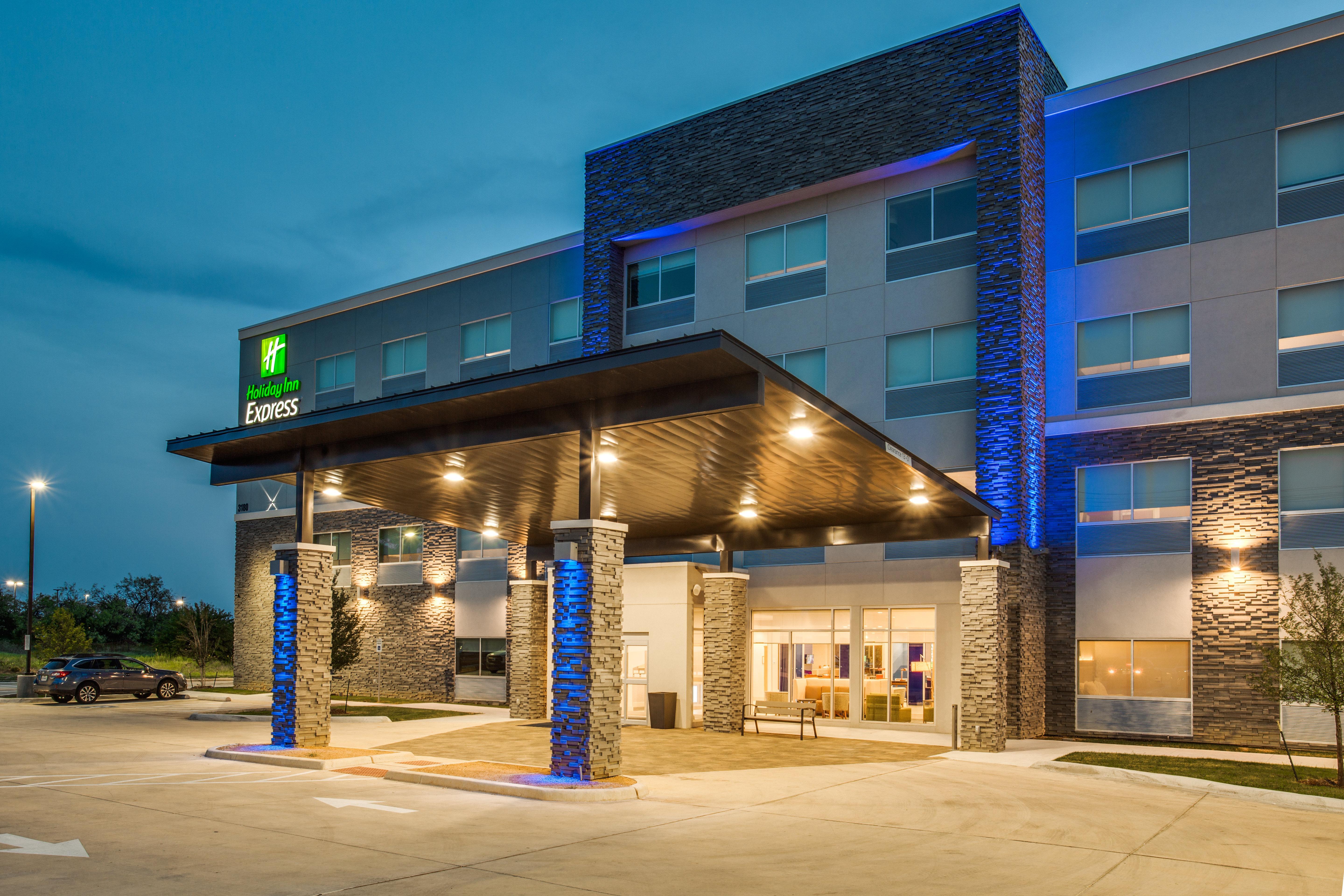 Hilton Garden Inn Denton Exterior photo