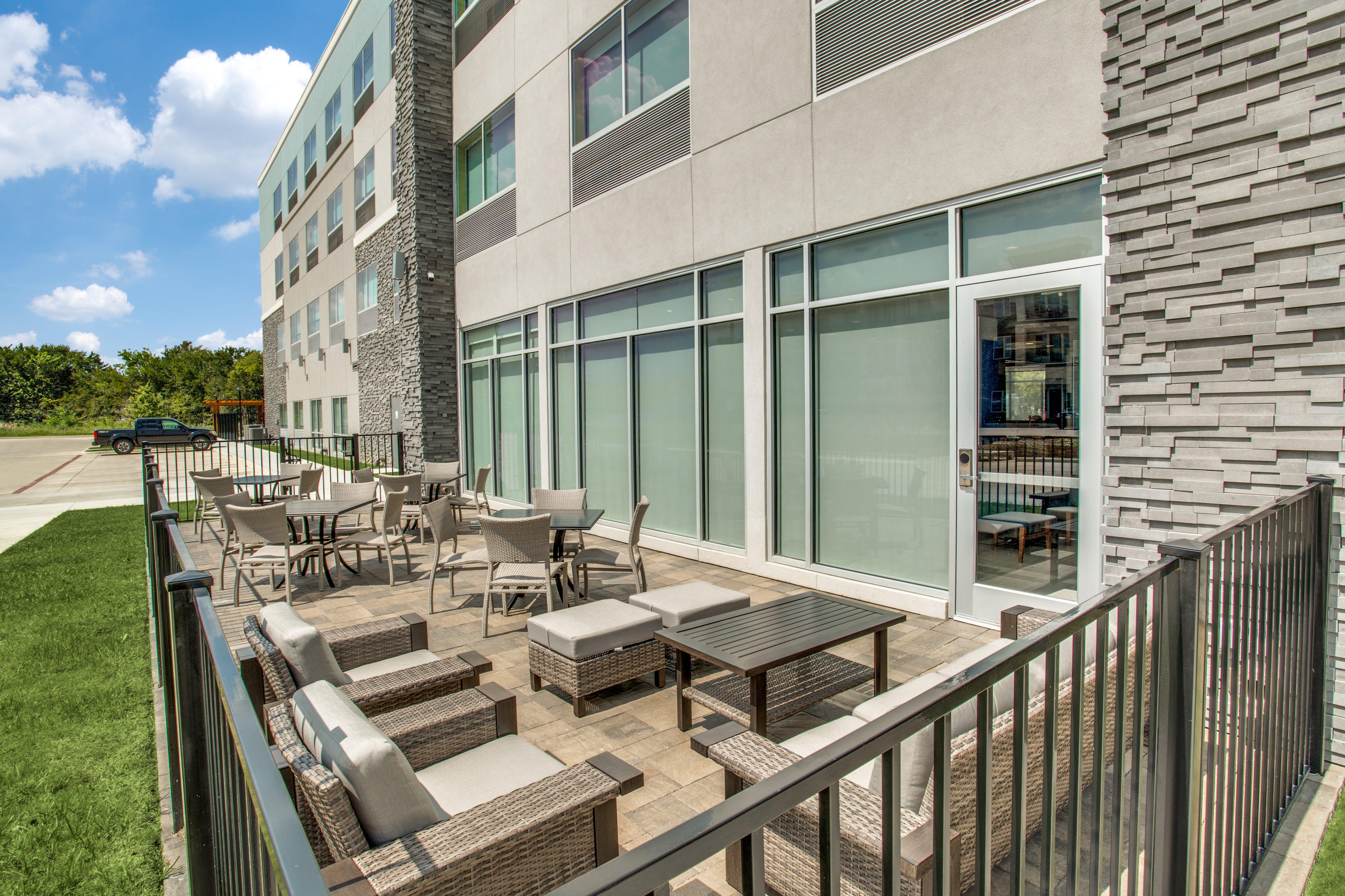 Hilton Garden Inn Denton Exterior photo