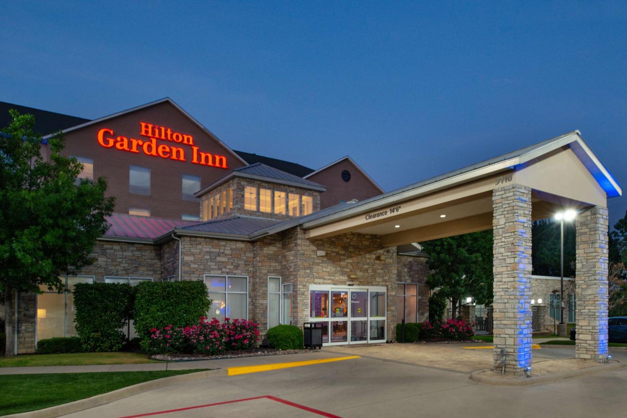 Hilton Garden Inn Denton Exterior photo