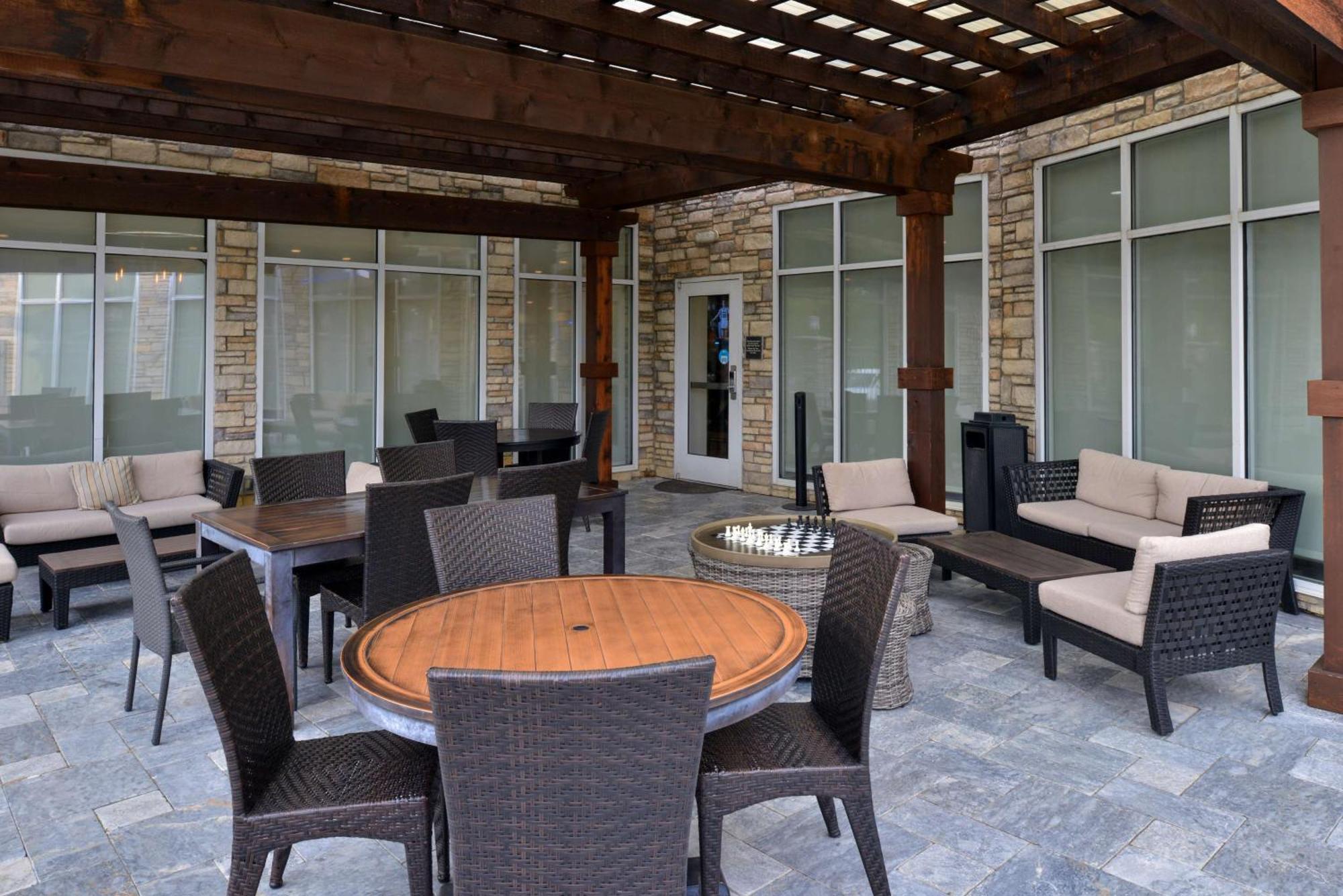 Hilton Garden Inn Denton Exterior photo